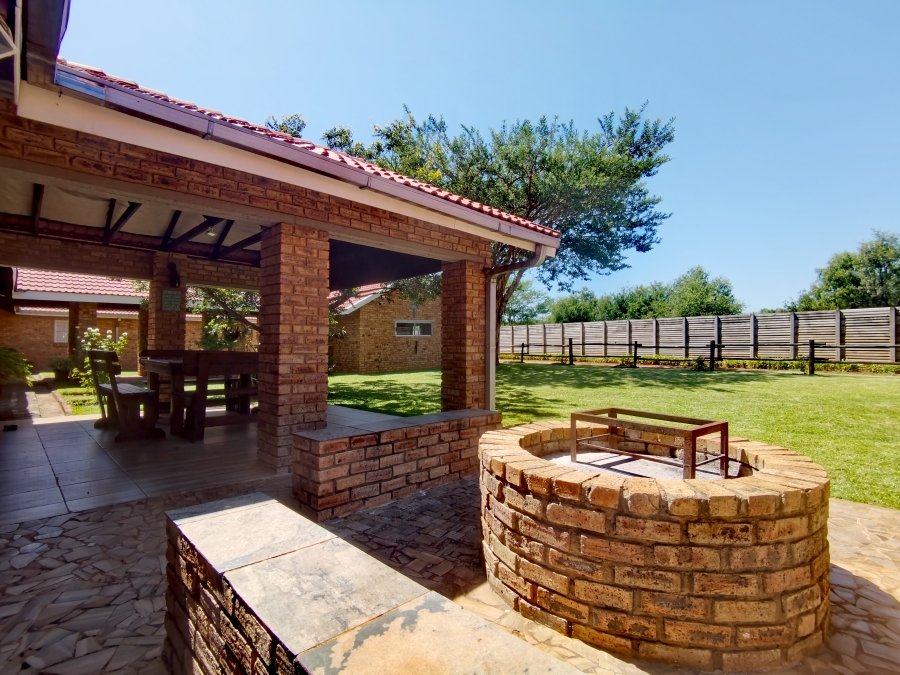 6 Bedroom Property for Sale in Modderfontein A H North West